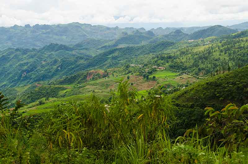 244 - Vietnam - montes Hoang Lien o Alpes Tonquineses - paisaje